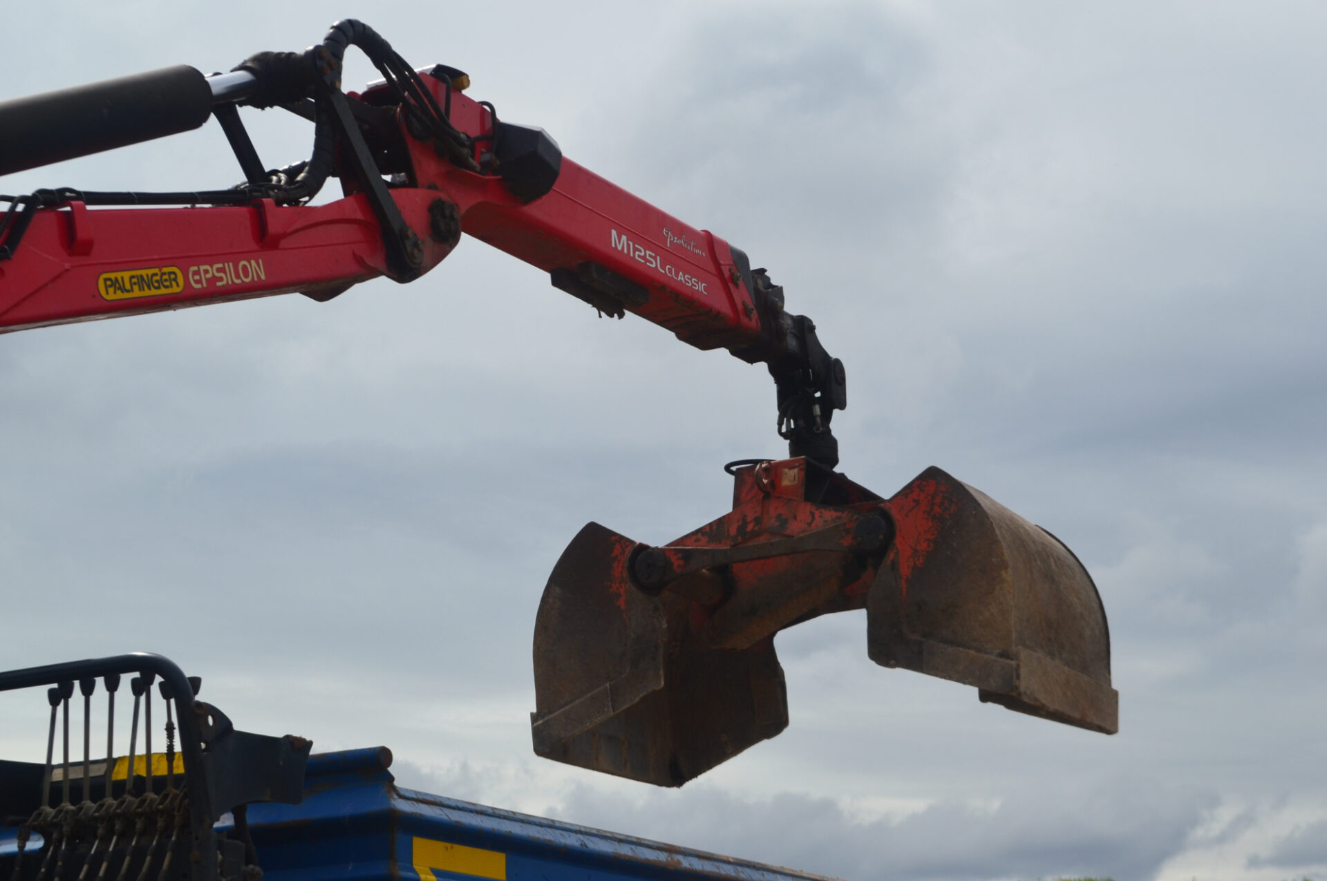 Liverpool Grab Hire